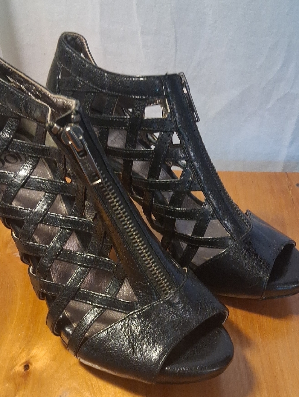 Sofft Black Strappy Peep-Toe Heels with Front Zip Size 7 - Picture 2 of 13